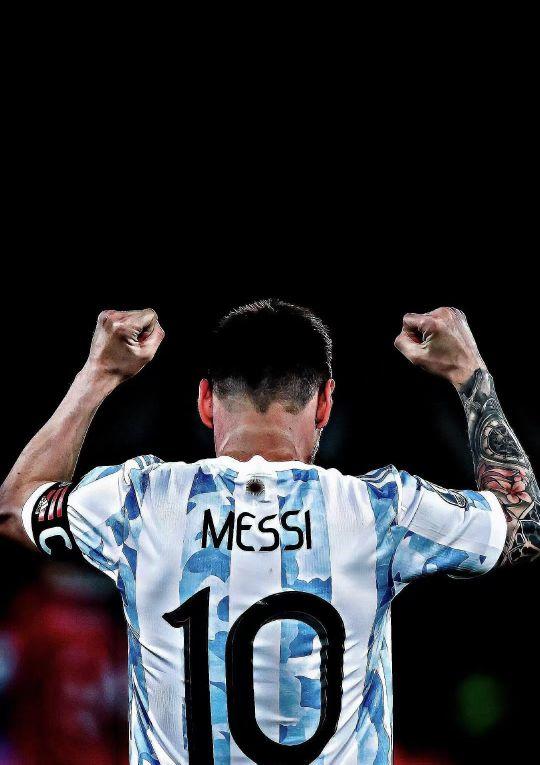 斯基拉：多特正在谈判，尝试签克鲁塞罗17岁左后