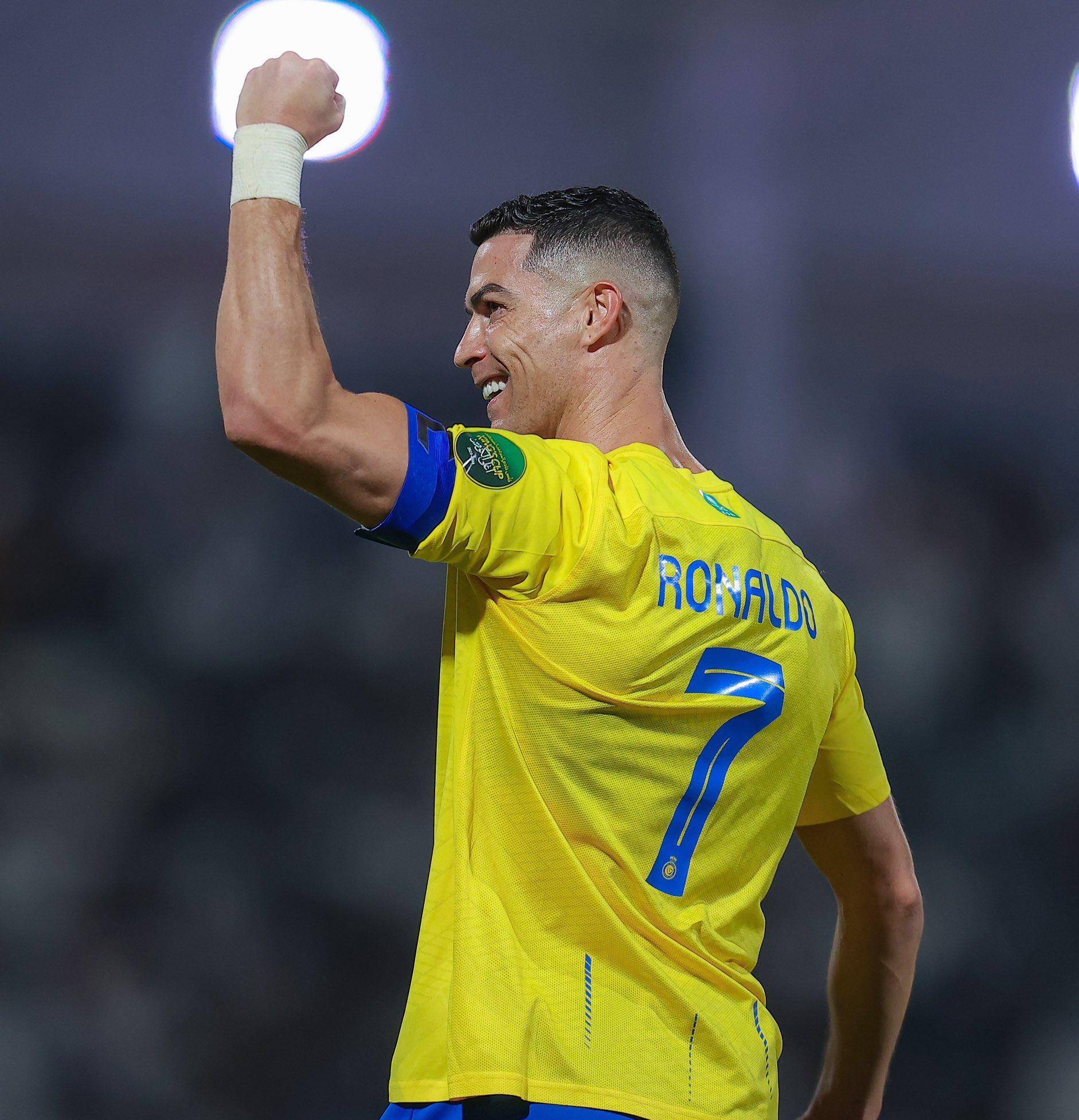 德甲焦点战解析：法兰克福残阵凭主场死磕，多特客场破咒冲冠