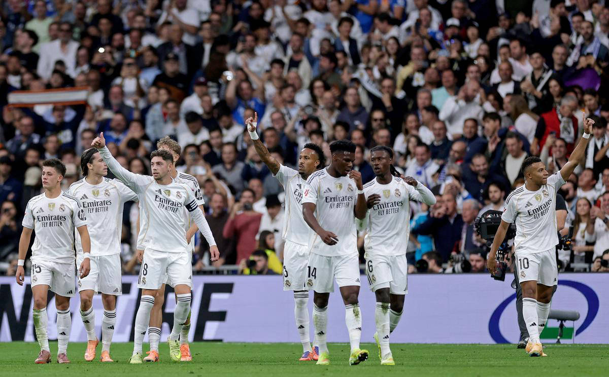 绝杀球无价之宝！37岁库里又成勇士顶梁柱，砍31+7+7轻取扬尼斯